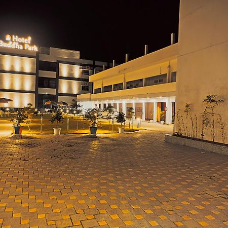 Hotel Buddha Park, Paharia, Варанасі Екстер'єр фото