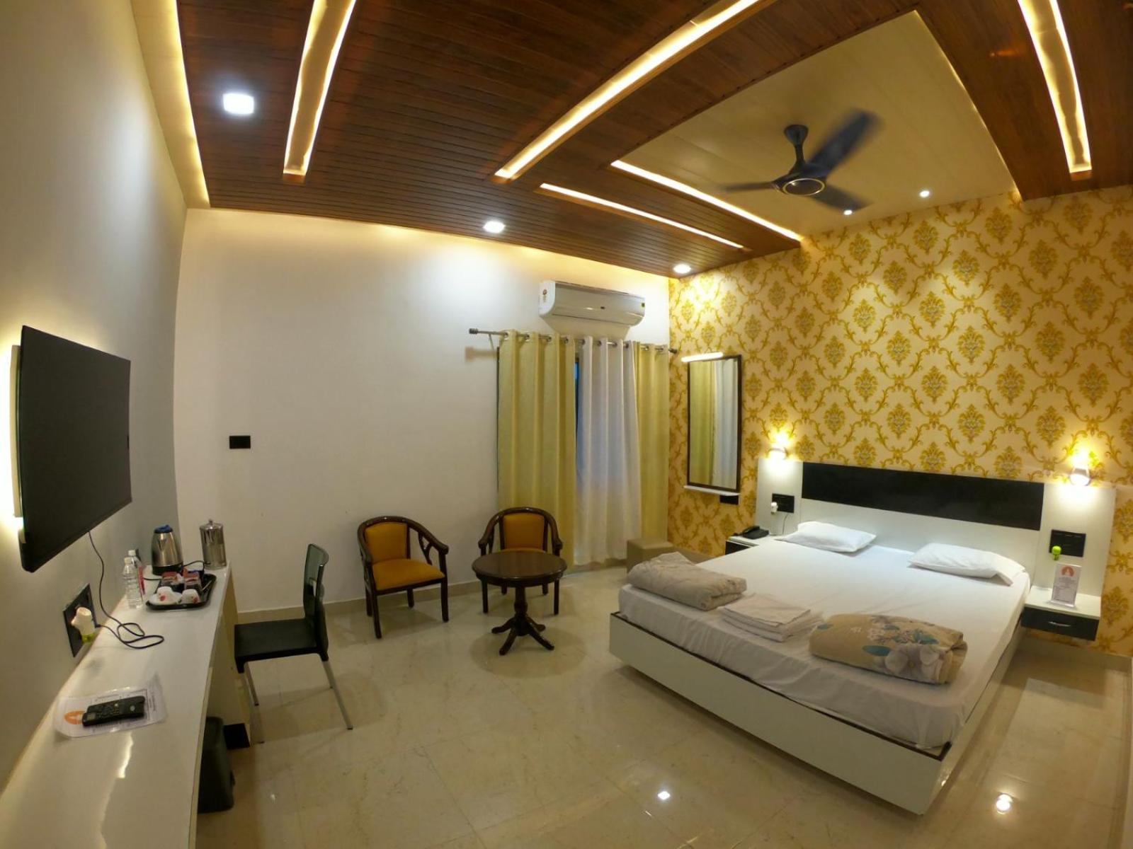 Hotel Buddha Park, Paharia, Варанасі Екстер'єр фото