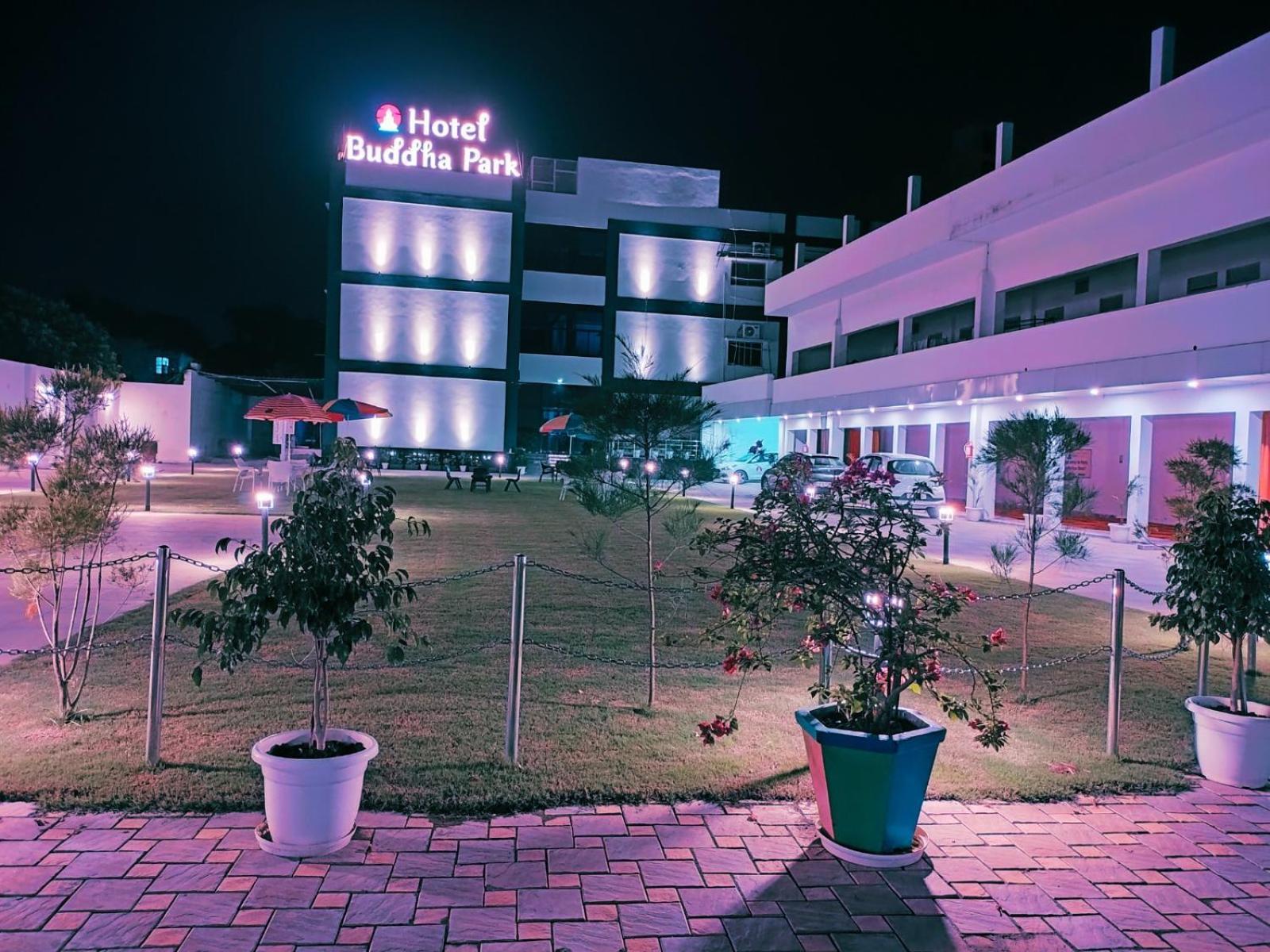 Hotel Buddha Park, Paharia, Варанасі Екстер'єр фото