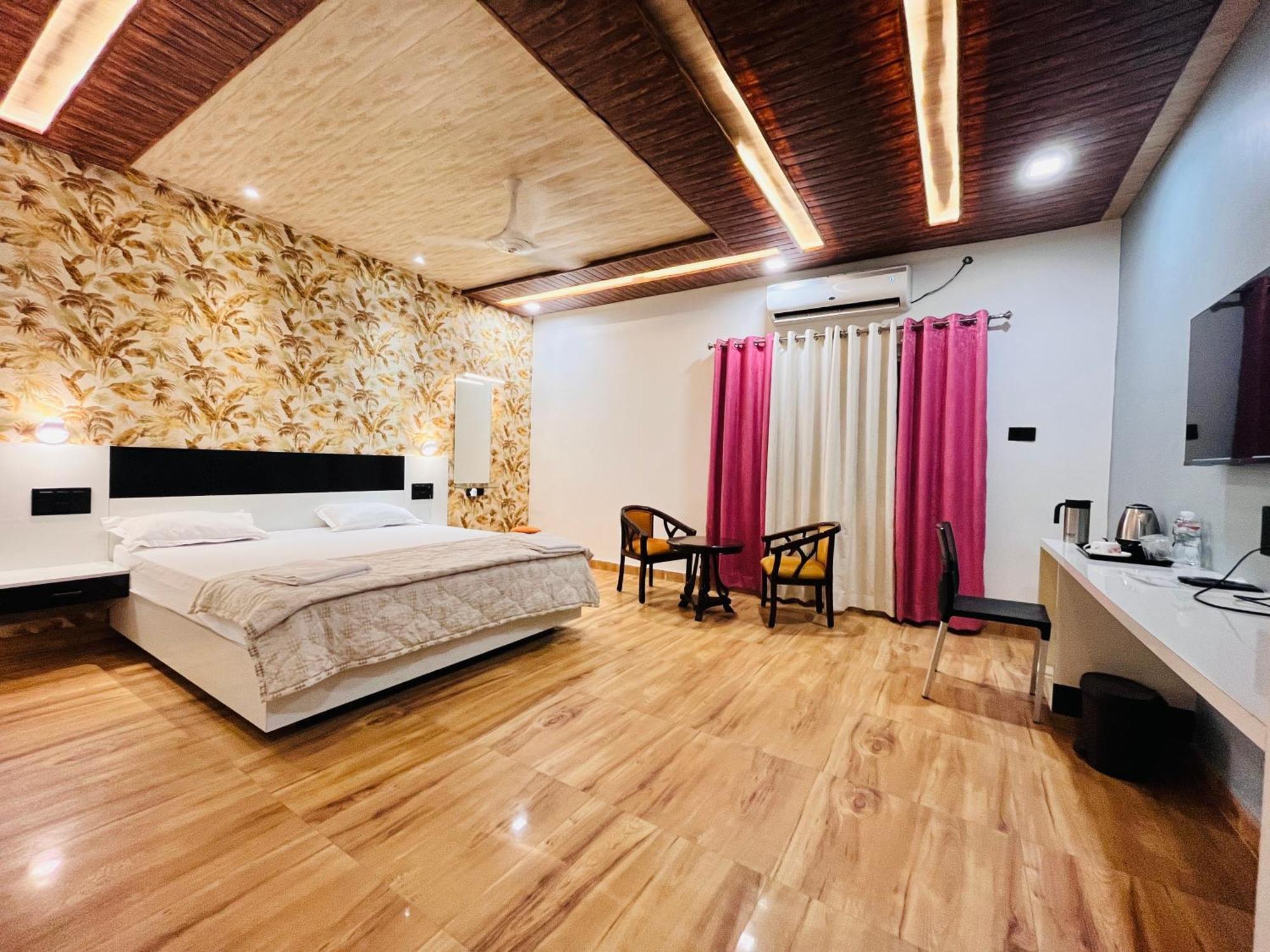 Hotel Buddha Park, Paharia, Варанасі Екстер'єр фото